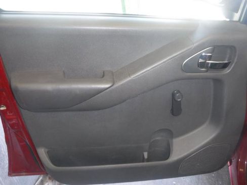 Used 2010 Nissan Frontier XE w/ XE Preferred Pkg image 40