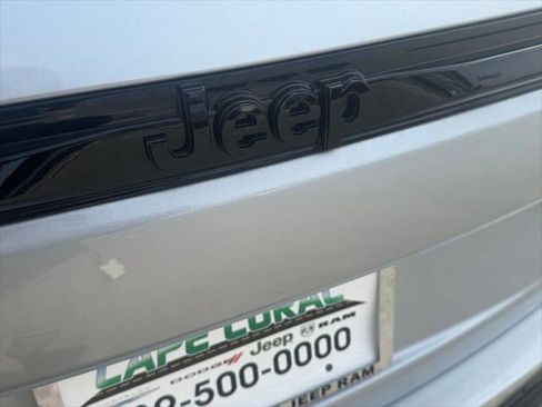 Certified 2025 Jeep Grand Cherokee Limited w/ Black Appearance Package RWD image 35