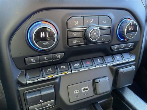Used 2022 Chevrolet Silverado 1500 High Country image 10