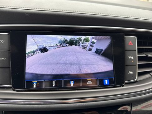 Used 2024 Buick Enclave Premium AWD/4WD image 38