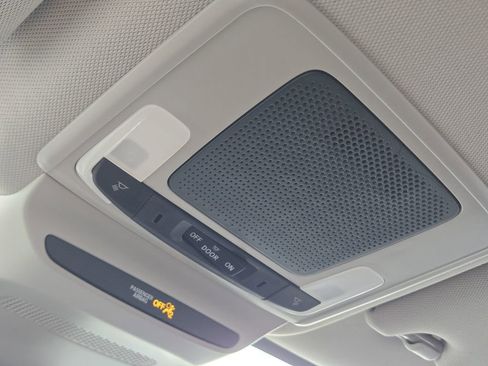 Used 2025 Honda HR-V LX image 30