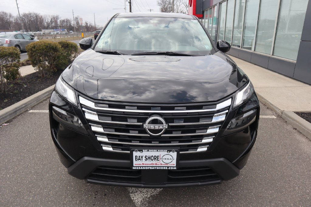 Certified 2025 Nissan Rogue SV AWD/4WD image 5