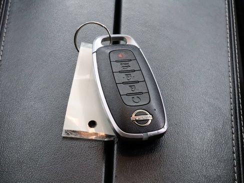Used 2024 Nissan Rogue SV FWD image 20