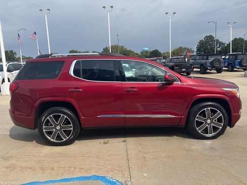 Used 2019 GMC Acadia Denali w/ Technology Package image 2