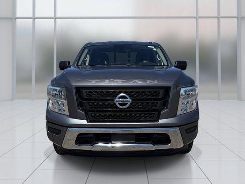 Certified 2021 Nissan Titan SV w/ SV Convenience Package RWD image 9