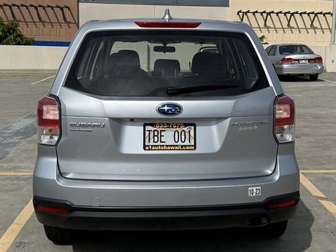 Used 2017 Subaru Forester 2.5i AWD/4WD image 5