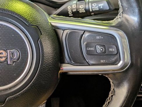 Used 2022 Jeep Wrangler Unlimited Sahara w/ Cold Weather Group AWD/4WD image 21