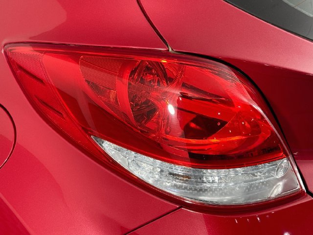 Used 2017 Hyundai Veloster Value Edition FWD image 31
