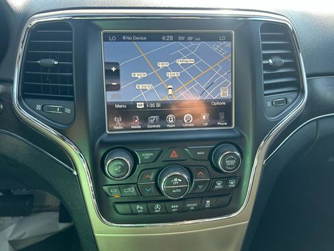 Used 2017 Jeep Grand Cherokee Limited image 21