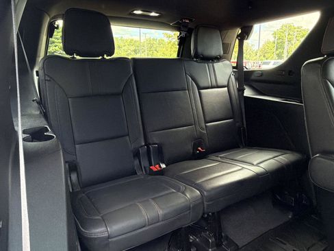 Used 2022 Chevrolet Tahoe RST w/ Luxury Package AWD/4WD image 41