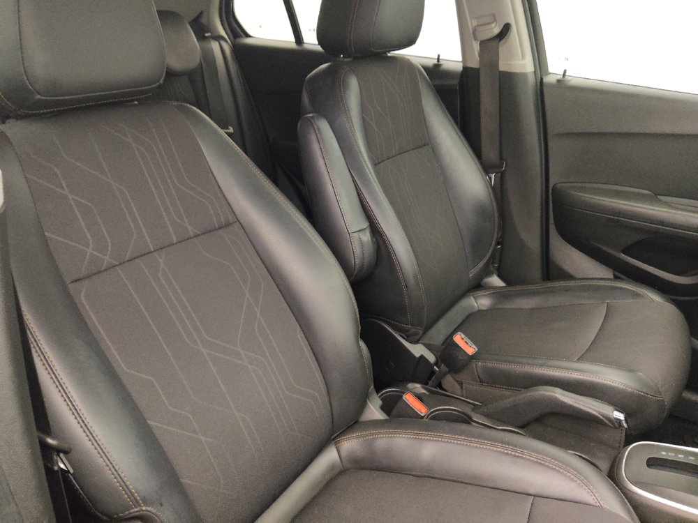 Used 2020 Chevrolet Trax LT w/ LT Convenience Package FWD image 21