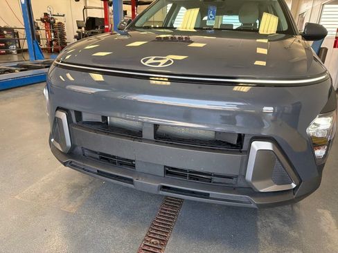 Used 2024 Hyundai Kona SE AWD/4WD image 5