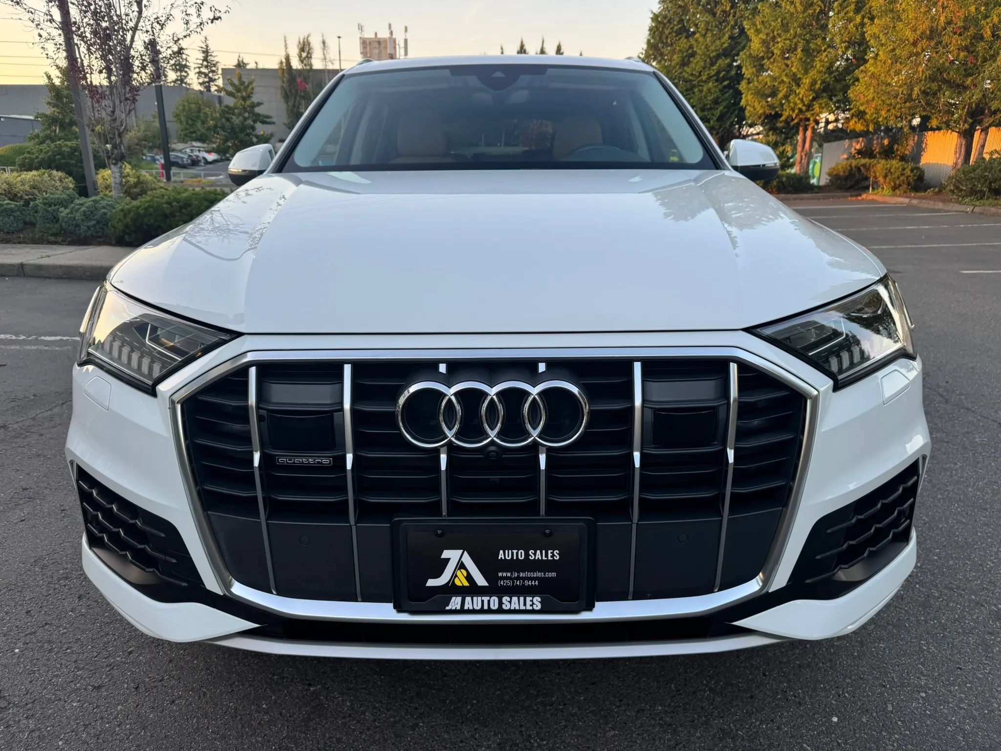 Used 2023 Audi Q7 3.0T Premium w/ Convenience Package AWD/4WD image 3