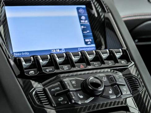 Used 2017 Lamborghini Aventador S image 36