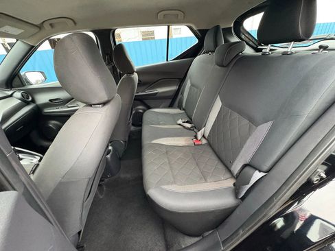 Used 2019 Nissan Kicks S image 15