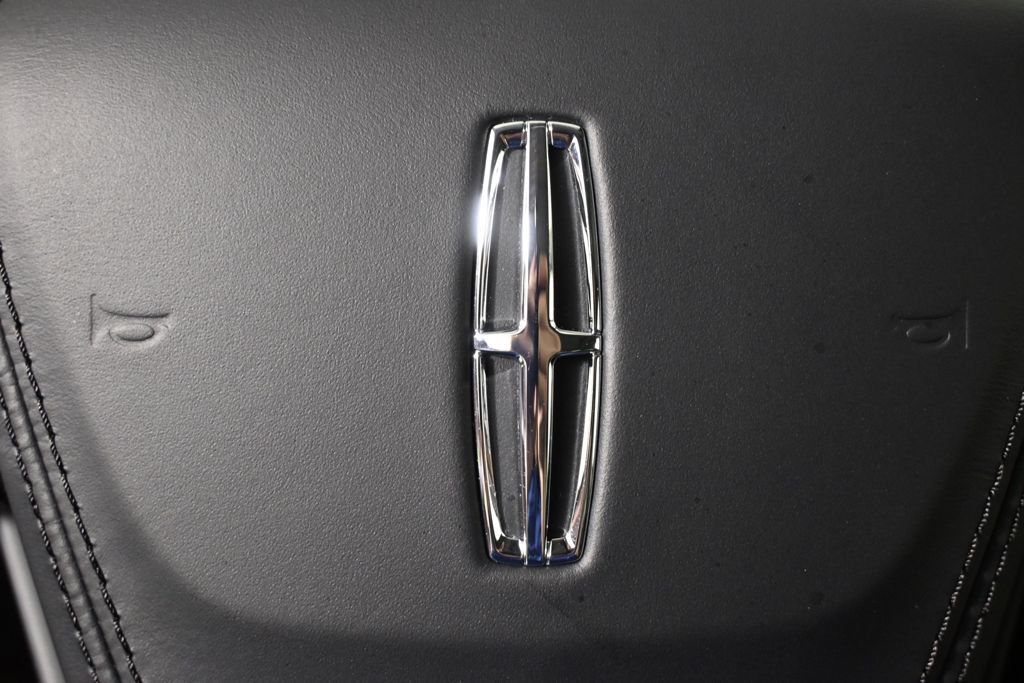 New 2026 Lincoln Aviator Reserve w/ Jet Appearance Package AWD/4WD image 38