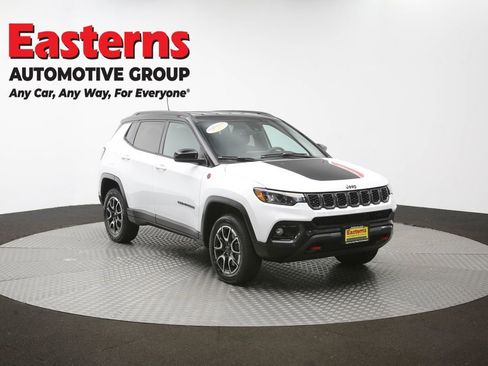 Used 2024 Jeep Compass Trailhawk AWD/4WD image 49