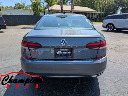 Used 2022 Volkswagen Passat 2.0T SE FWD image 5