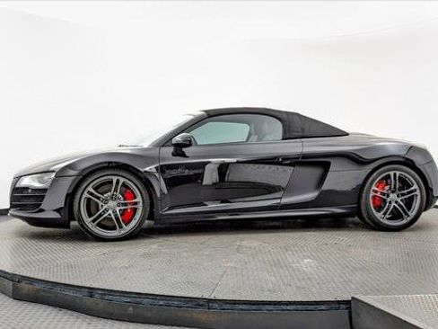 Used 2011 Audi R8 V10 w/ Enhanced Leather Pkg image 25