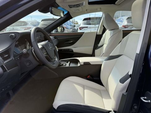 Used 2025 Lexus ES 350 Premium image 14