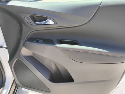 Used 2022 Chevrolet Equinox RS FWD image 28