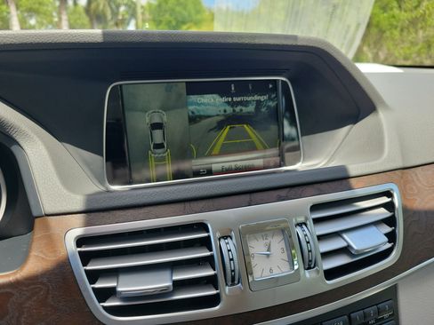 Used 2014 Mercedes-Benz E 350 4MATIC Sedan image 25