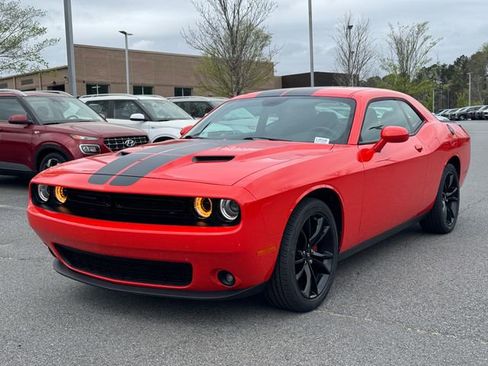 Used 2018 Dodge Challenger SXT w/ Blacktop Package image 1