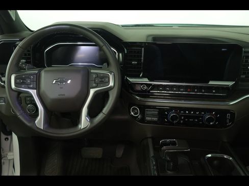 Certified 2024 Chevrolet Silverado 1500 RST w/ Convenience Package II AWD/4WD image 18