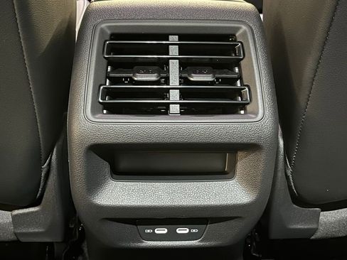 New 2026 Volkswagen Tiguan SE AWD/4WD image 24
