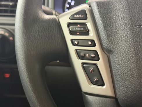 Used 2023 Nissan Titan SV AWD/4WD image 16