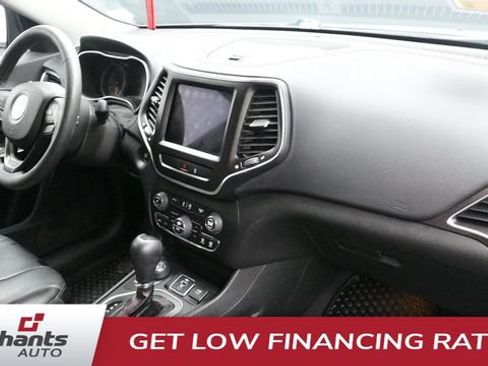 Used 2022 Jeep Cherokee Trailhawk w/ Premium Leather Package AWD/4WD image 15
