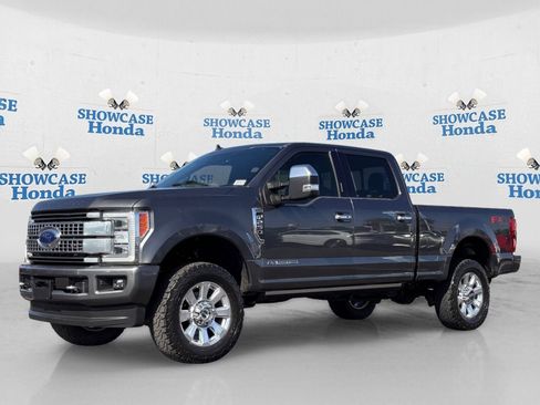 Used 2019 Ford F250 Platinum w/ Platinum Ultimate Package AWD/4WD image 2