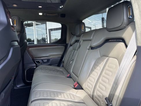 Used 2022 Rivian R1T Adventure AWD/4WD image 26