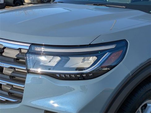 New 2025 Ford Explorer Active w/ Active Comfort Package image 9