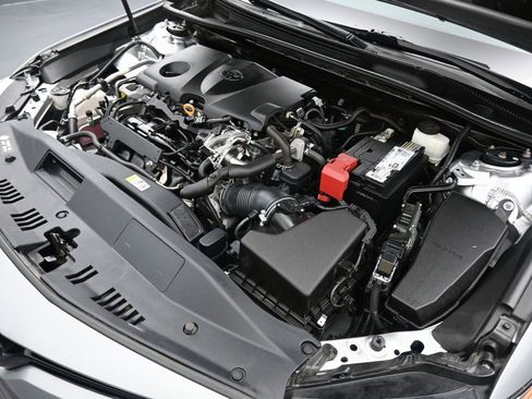 Used 2019 Toyota Camry XLE image 47