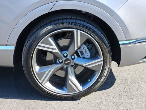 Certified 2025 Genesis GV80 3.5T Prestige AWD/4WD image 12