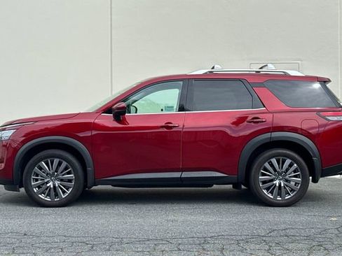 Used 2024 Nissan Pathfinder SL w/ SL Premium Package image 7