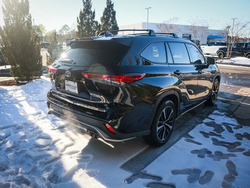 Used 2022 Toyota Highlander XSE image 10