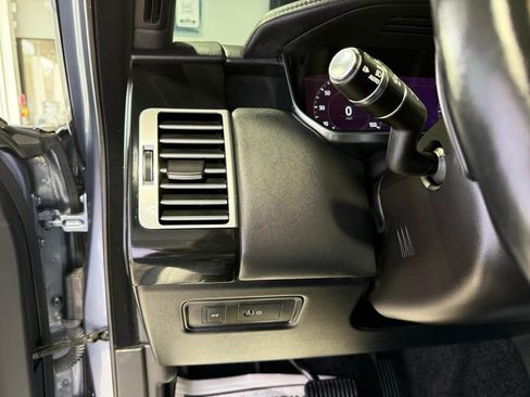 Used 2019 Land Rover Range Rover HSE image 29