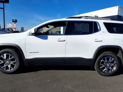 Certified 2023 GMC Acadia SLT image 5