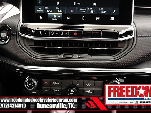 New 2026 Jeep Compass Latitude image 21