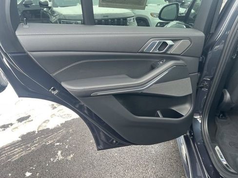 Used 2022 BMW X5 M50i image 22
