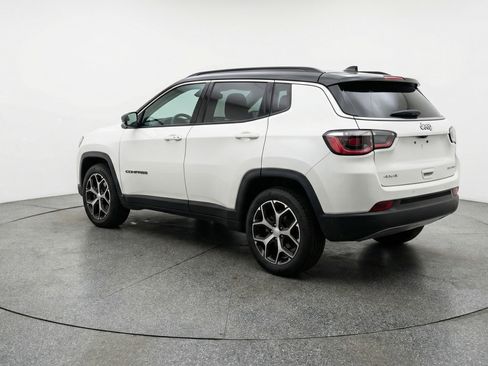 Used 2025 Jeep Compass Limited image 6