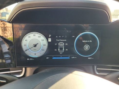 Used 2025 Hyundai Elantra SEL image 25