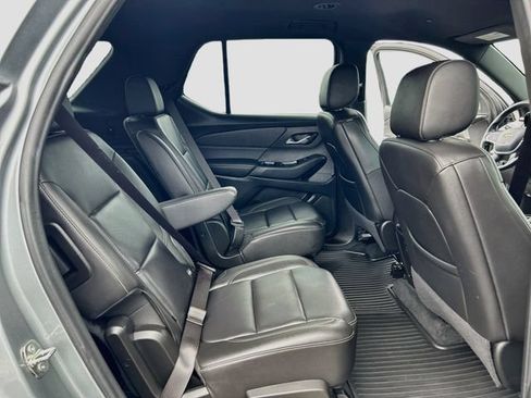 Used 2023 Chevrolet Traverse LT FWD image 23