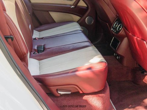 Used 2019 Bentley Bentayga image 42