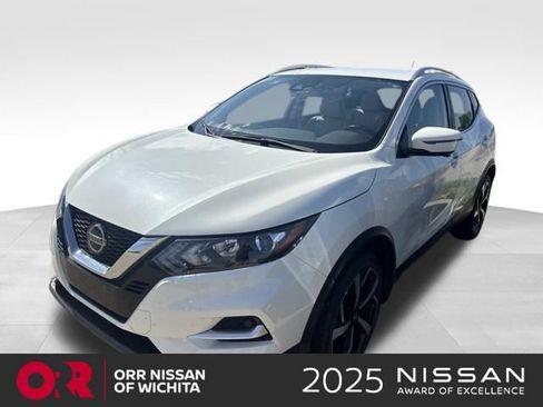 Used 2022 Nissan Rogue Sport SL FWD image 1