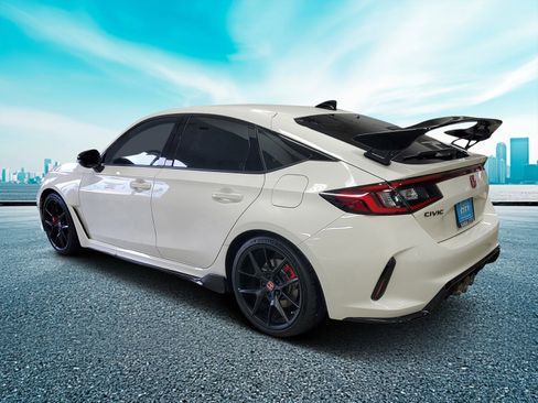 Certified 2025 Honda Civic Type R image 3
