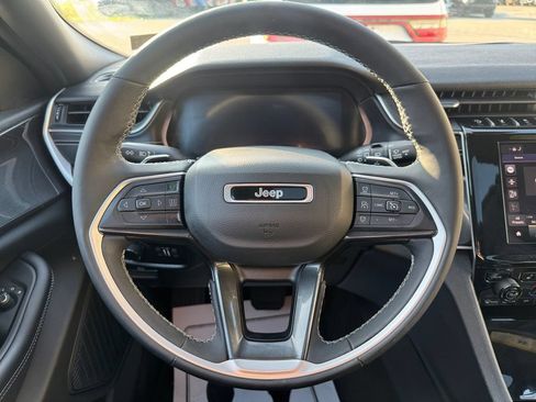 Used 2023 Jeep Grand Cherokee L Laredo AWD/4WD image 15