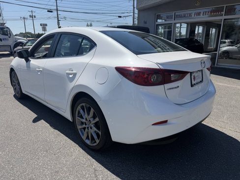Used 2018 MAZDA MAZDA3 Touring FWD image 5